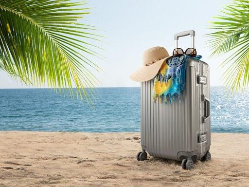 5 Smart Ways to Quickly Identify Your Luggage at the Airport Conveyor Belt 1 luggage